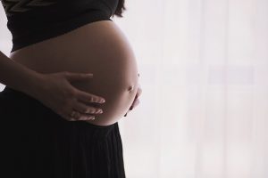 enfermedades inflamatorias intestinales en mujeres-embarazadas-iocir.com/blog